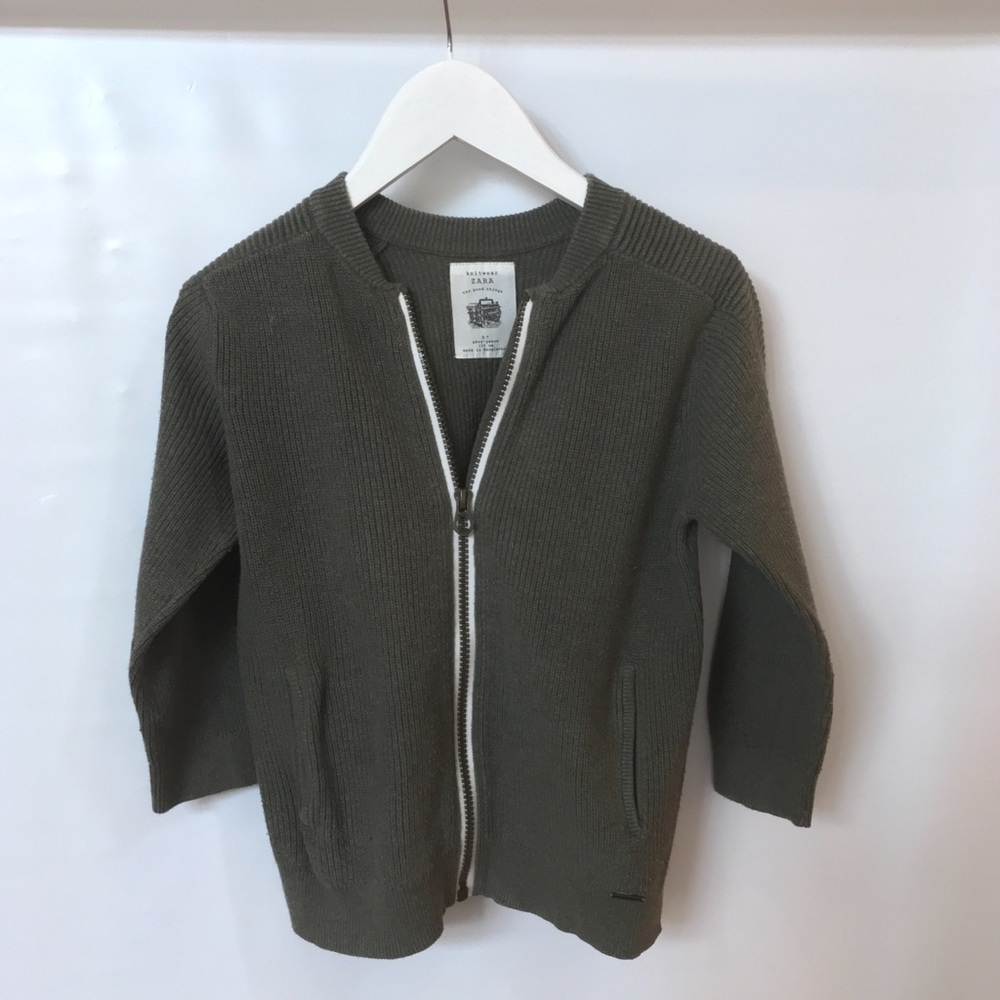 Zara long sleeve sweater kid size 5Y green
